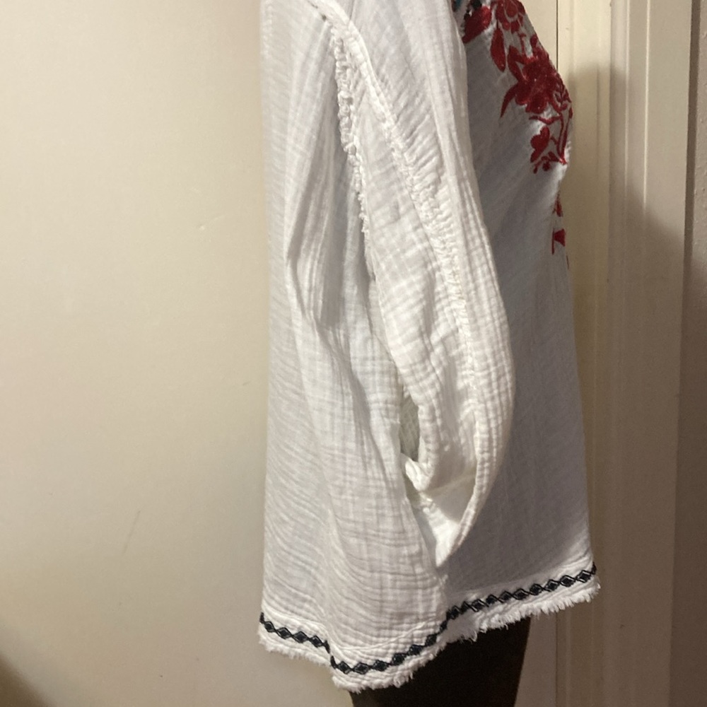 JOHNNY WAS GAUZE top w/pockets, size xtra small. Excellent condition. - Picture 2 of 7